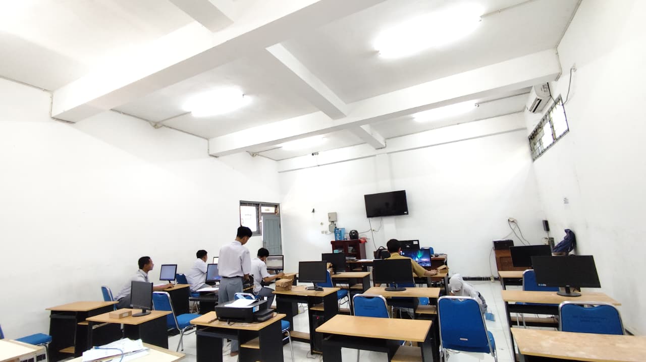 Program Teknik Komputer dan Jaringan ( TKJ )